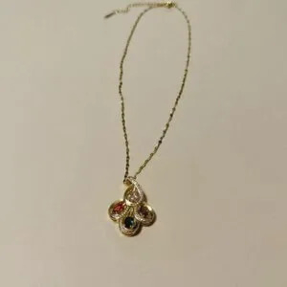 Vintage flower necklace N702